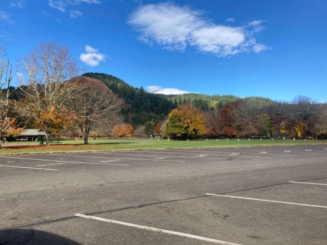 Foster Lake Sunnyside parking